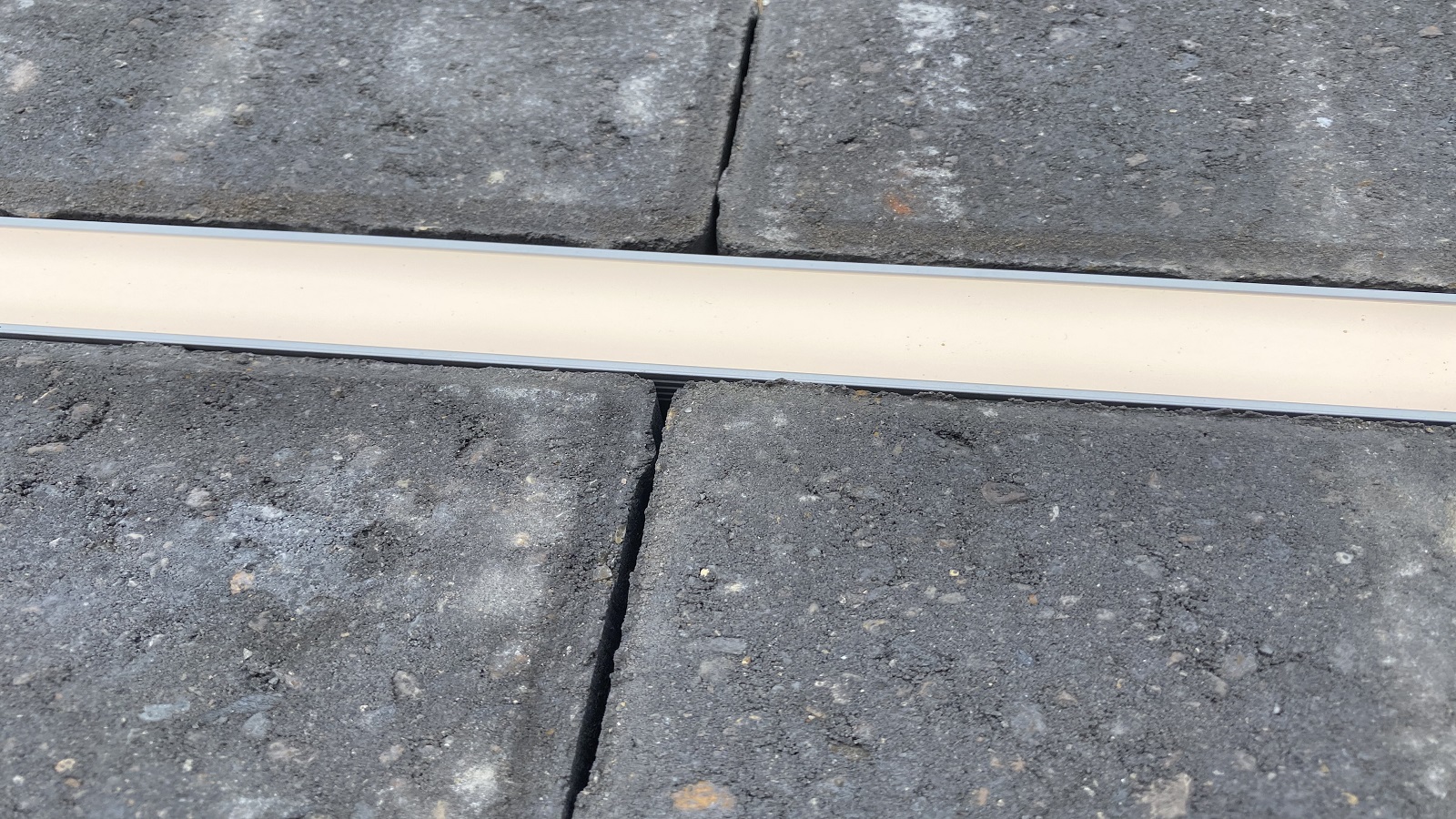 REELTECH LED driveway profile block paving