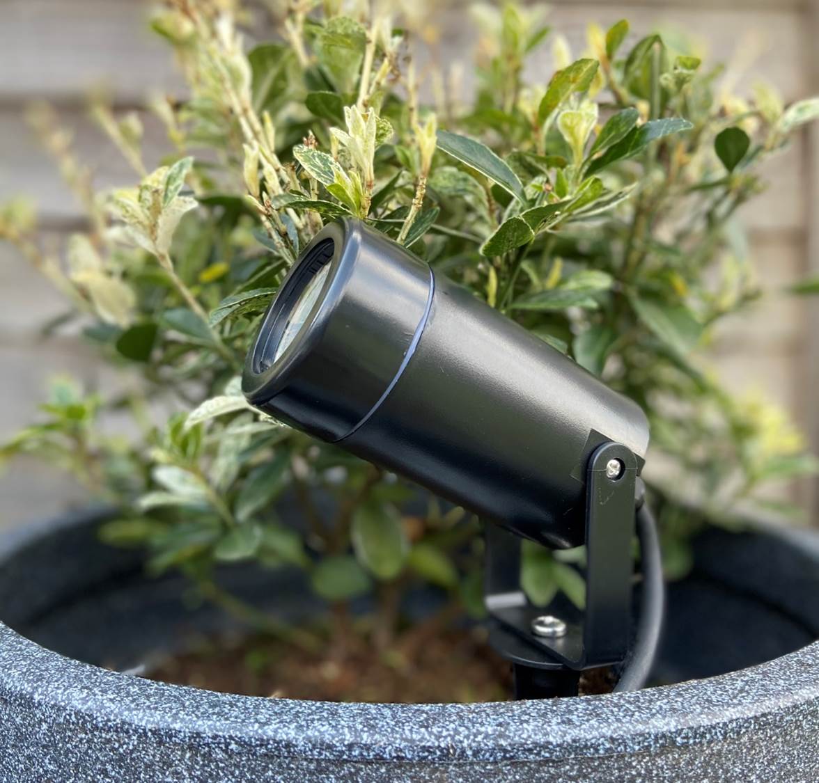 2 REEL TECH Black Garden Spot