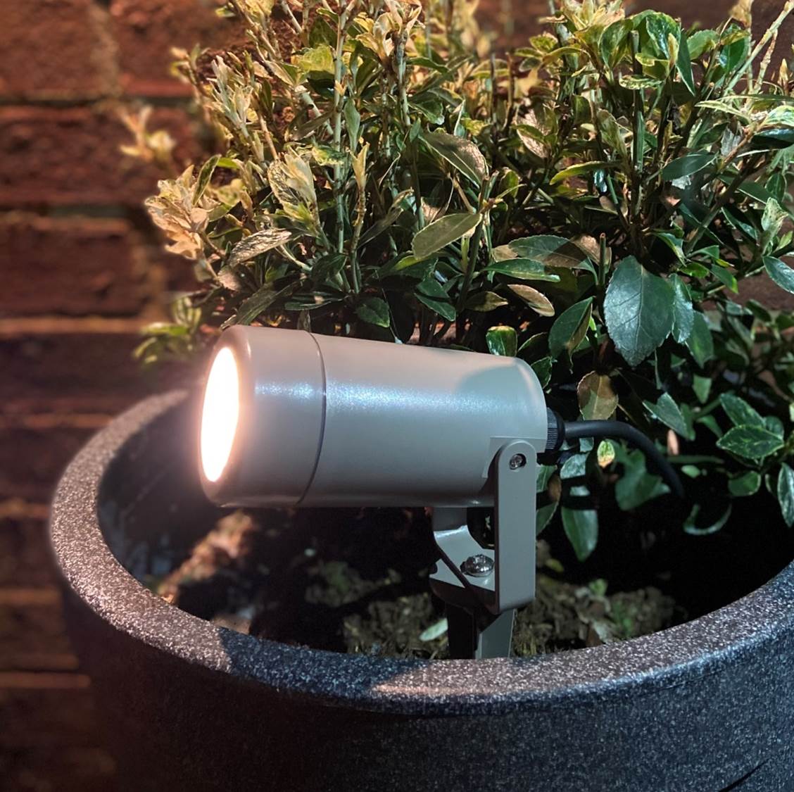 3 REEL TECH Grey Garden Spot